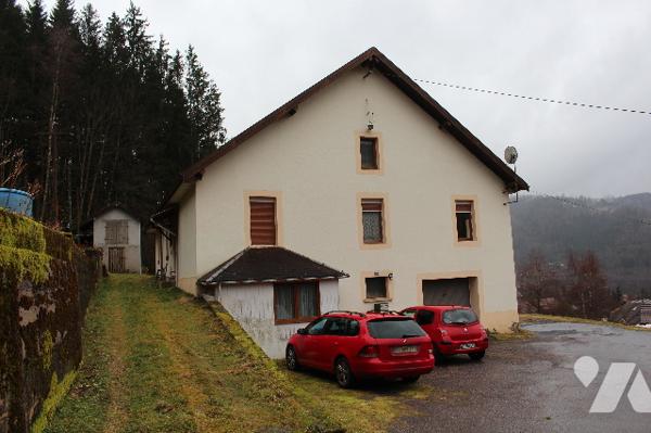 Maison ind. sur sous-sol avec dépendances sur 5210m² de terrain (dont environ 12a  constructibles)