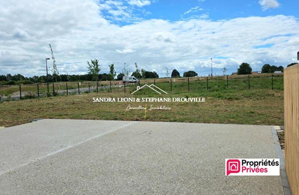 CHAMPHOL TERRAIN VIABILISE A BATIR DE 530 m²