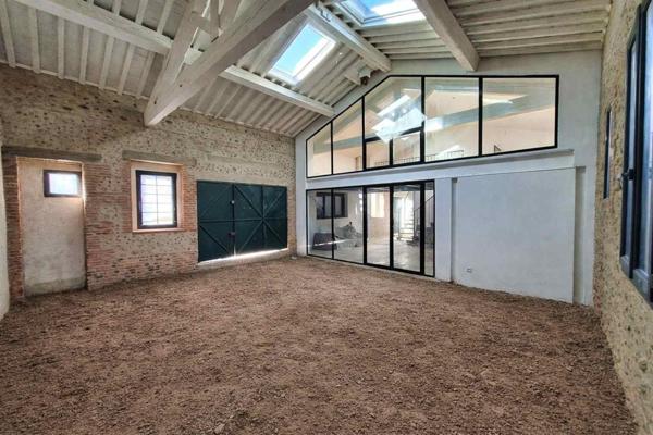 Superbe Loft avec garage et extérieur