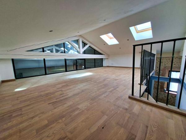 Superbe Loft avec garage et extérieur