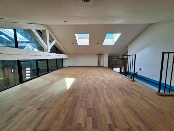 Superbe Loft avec garage et extérieur