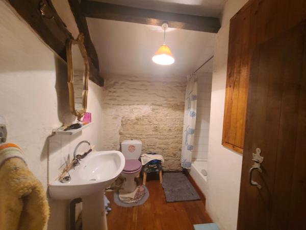 Charmante maison de village en pierre à personnaliser
