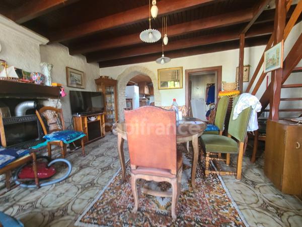 Charmante maison de village en pierre à personnaliser