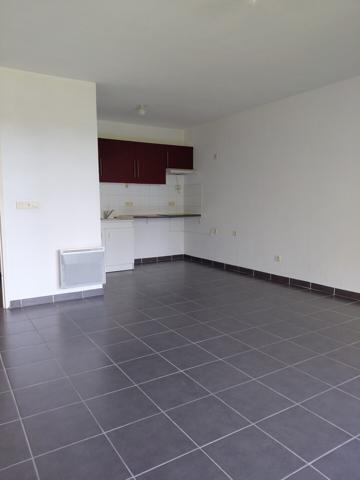 AU COEUR D UN PARC VERDOYANT JOLI 2 P + C + PARKING PRIVE 210 000 €