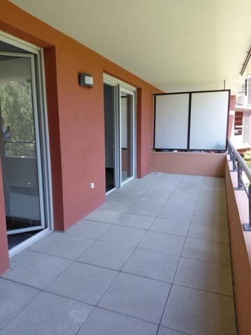 AU COEUR D UN PARC VERDOYANT JOLI 2 P + C + PARKING PRIVE 210 000 €