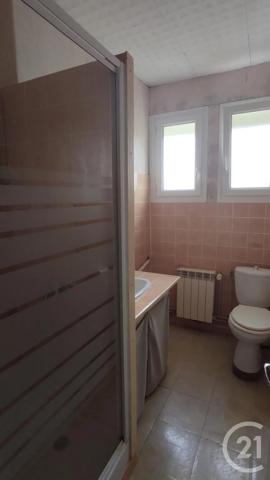 Maison à vendre  8 pièces - 126 m 2   SAINTES  - 17