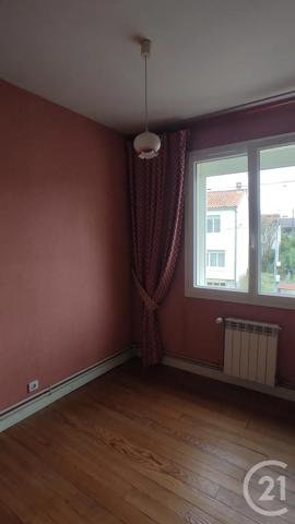 Maison à vendre  8 pièces - 126 m 2   SAINTES  - 17