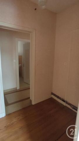 Maison à vendre  8 pièces - 126 m 2   SAINTES  - 17