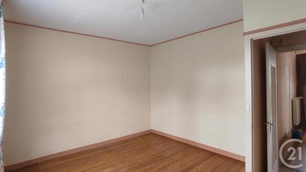Maison à vendre  8 pièces - 126 m 2   SAINTES  - 17