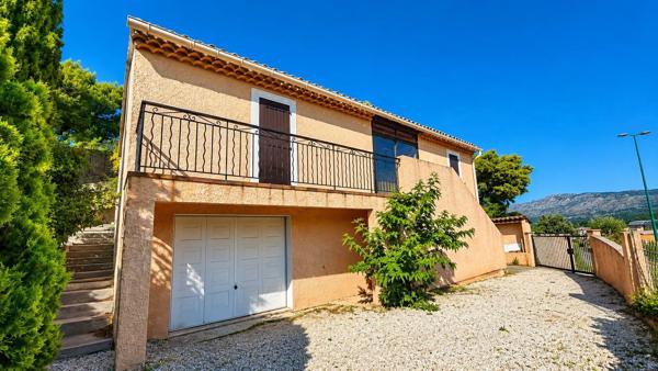 Vente                                                      Villa
                        
                     3 pièces                      72 m2                     à Pourrières