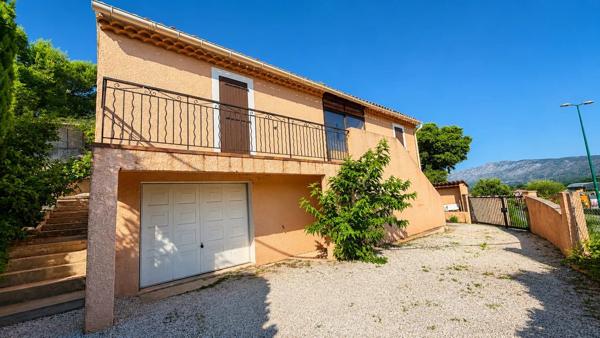Vente                                                      Villa
                        
                     3 pièces                      72 m2                     à Pourrières