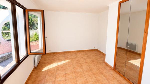 Vente                                                      Villa
                        
                     3 pièces                      72 m2                     à Pourrières