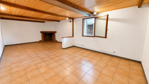 Vente                                                      Villa
                        
                     3 pièces                      72 m2                     à Pourrières