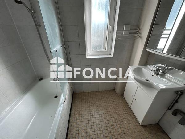 Location Appartement 3 pièces 64 m² - 36 RUE DU CHATAIGNIER Kingersheim 68260