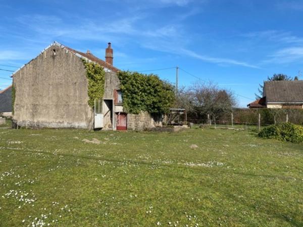 Ancienne forge sur 3 niveaux 105m² sur 777m² de terrain 23 500 €