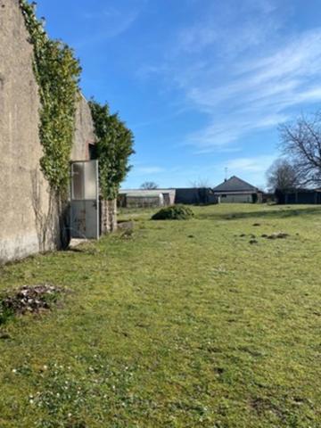 Ancienne forge sur 3 niveaux 105m² sur 777m² de terrain 23 500 €