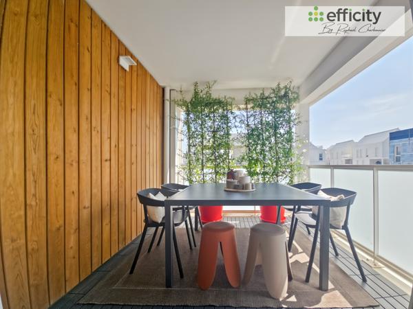 Appartement
         4 pièces
        - 96 m² 379 000 € *