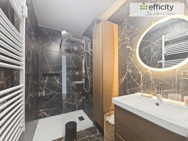 Appartement
         4 pièces
        - 96 m² 379 000 € *
