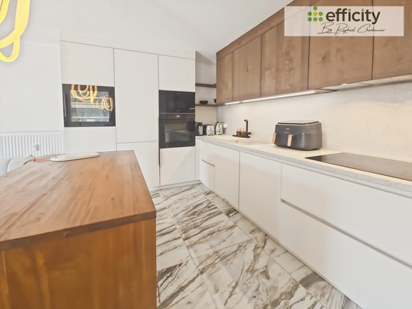 Appartement
         4 pièces
        - 96 m² 379 000 € *