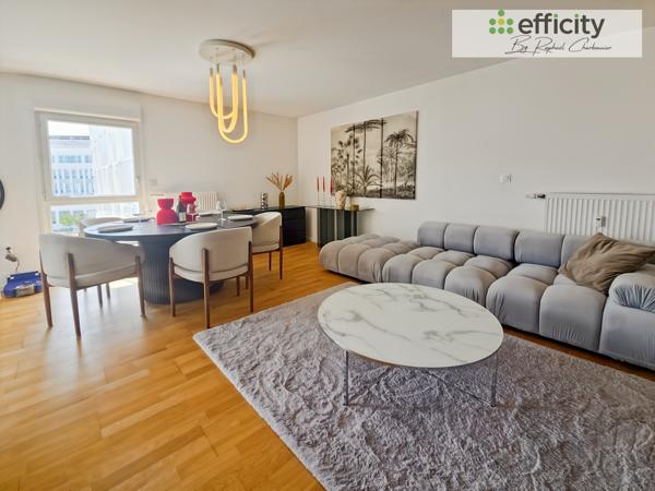 Appartement
         4 pièces
        - 96 m² 379 000 € *