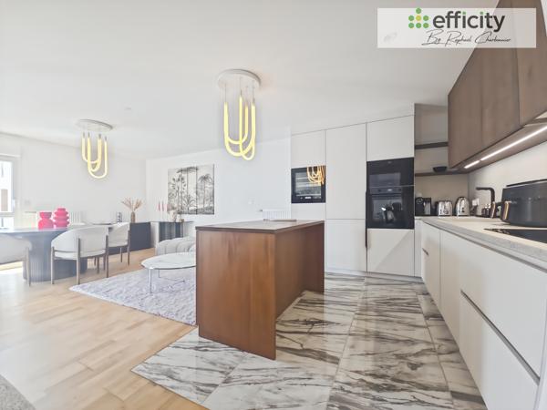 Appartement
         4 pièces
        - 96 m² 379 000 € *