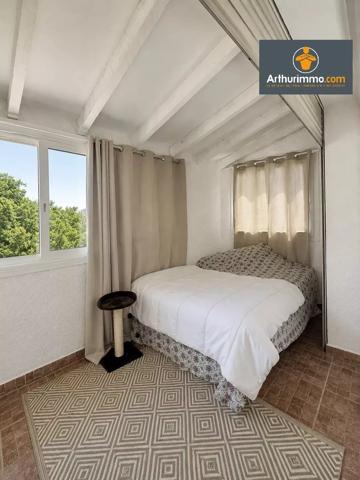 Vente                                                      Maison
                        
                     8 pièces                      237 m2                     à Porticcio