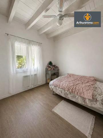 Vente                                                      Maison
                        
                     8 pièces                      237 m2                     à Porticcio