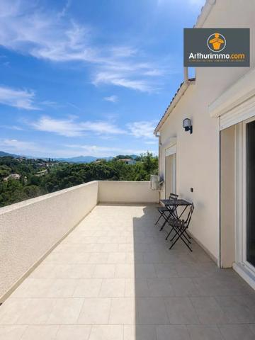 Vente                                                      Maison
                        
                     8 pièces                      237 m2                     à Porticcio