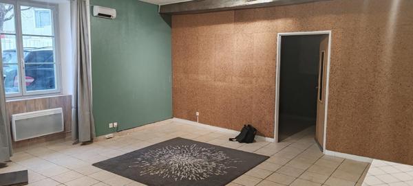 Local commercial centre-ville