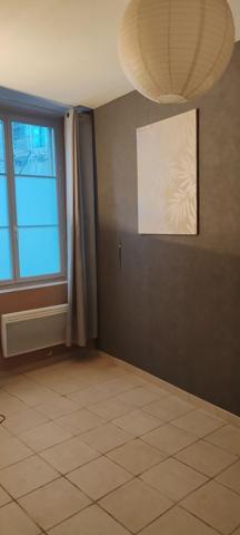 Local commercial centre-ville