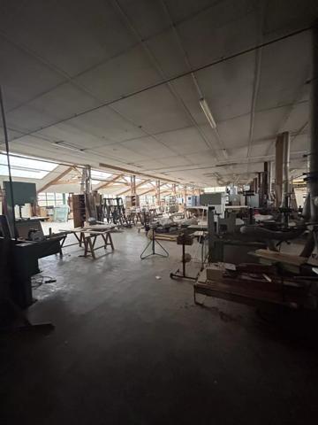 Vente Local industriel à Laval-en-Brie