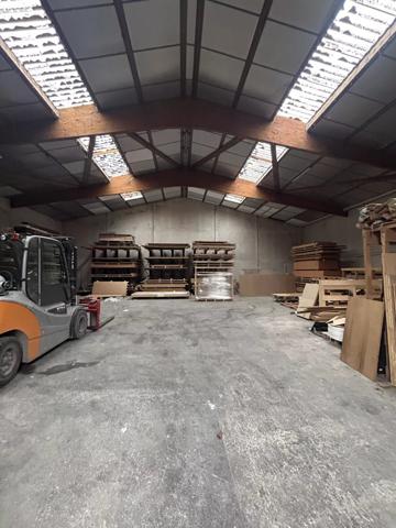 Vente Local industriel à Laval-en-Brie