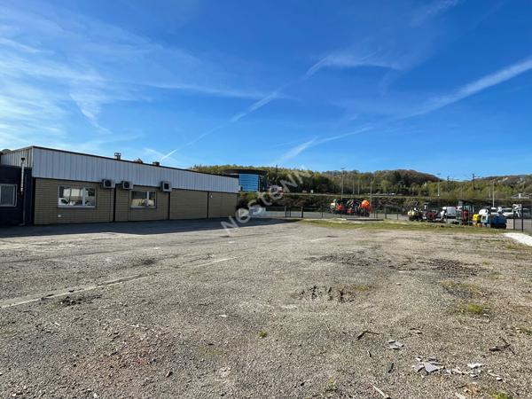 A louer 600m² Betting :Dépôt + bureaux