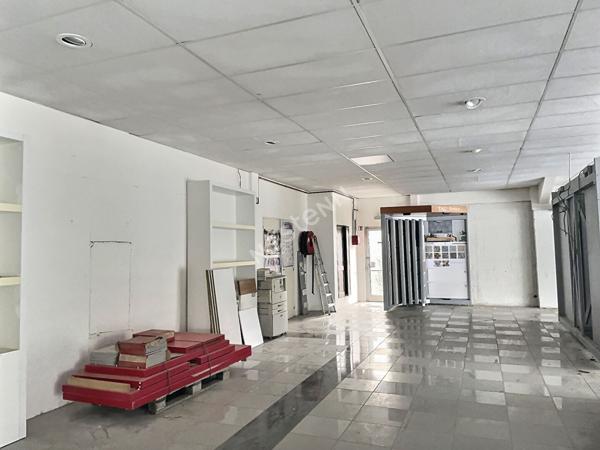 A louer 600m² Betting :Dépôt + bureaux