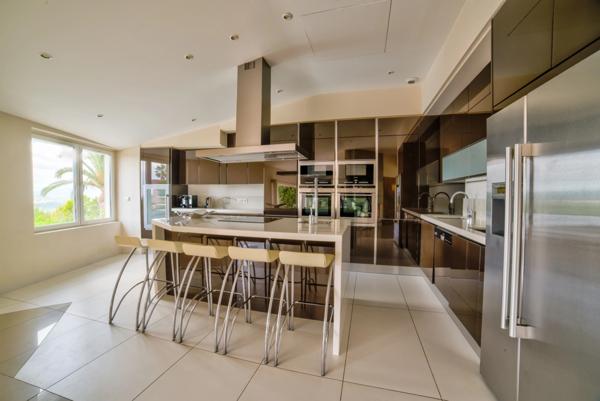 Villa de prestige avec piscine et gardien à MOUANS SARTOUX (06)