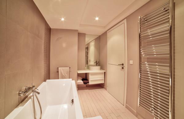 Villa de prestige avec piscine et gardien à MOUANS SARTOUX (06)