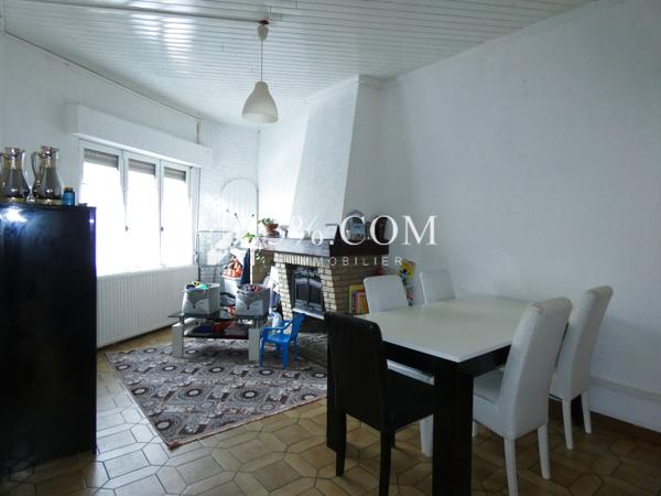 Maison
                                                                                                                                                                                                                                                                                                                        4 pièce(s)                                                                                                                                                                                                          2 chambre(s)                                                                                                                                                                                                          85.71  m²