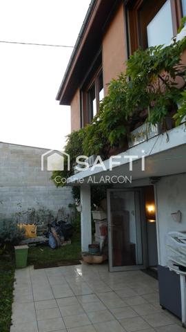 sur l'axe Sedan -Charleville , proche Belgique dans un village dynamique et convivial