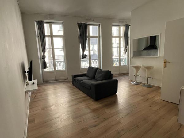 A LOUER : T1 à LILLE • • 920 € CC • Réf. 1598-B16