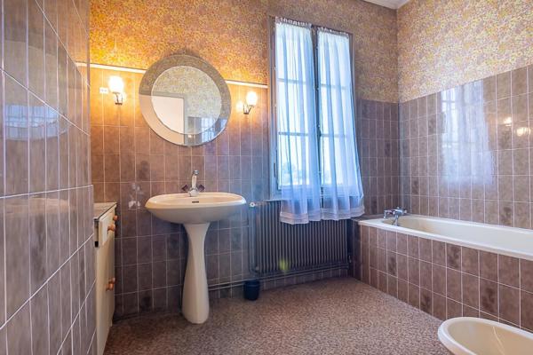 Maison en pierre 129 m² - 3 chambres - Garage 75 m² - Terrain 775 m² - Libourne