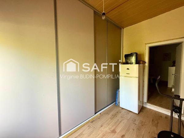 Maison familiale 6 chambres  + jardin + garage à 2 pas des frontières – Charme & volumes assurés !