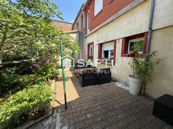 Maison familiale 6 chambres  + jardin + garage à 2 pas des frontières – Charme & volumes assurés !