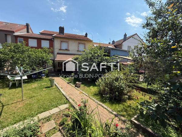 Maison familiale 6 chambres  + jardin + garage à 2 pas des frontières – Charme & volumes assurés !