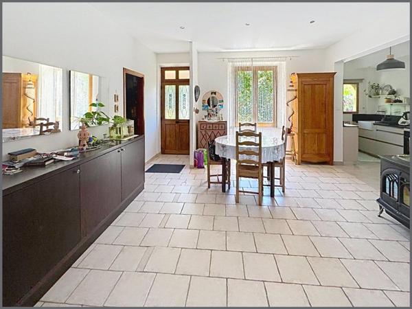 Maison  de 4 chambres avec garage et jardin