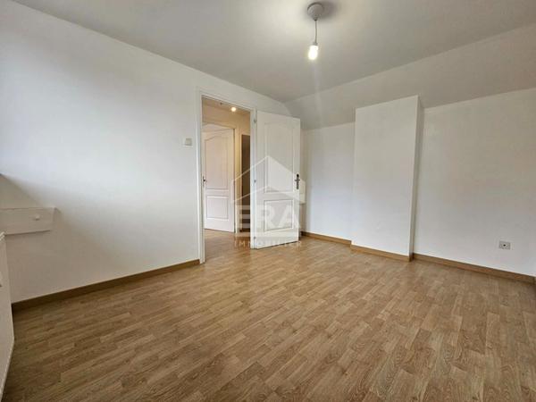 Maison individuelle rénovée 3 chambres semi plain pied