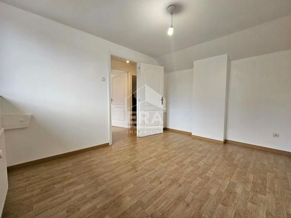 Maison individuelle rénovée 3 chambres semi plain pied