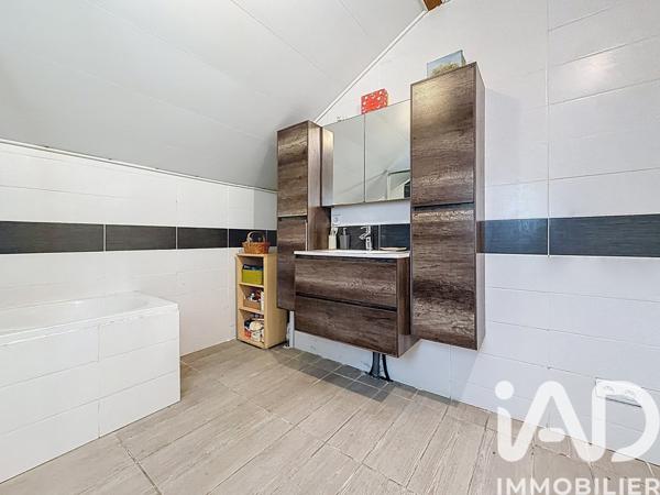 Maison à vendre 6 pièces 104 m² Cluses