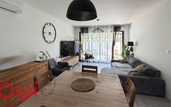 Maison à vendre    3 pièces •  Pia