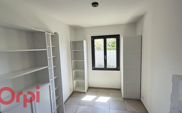 Maison à vendre    3 pièces •  Pia