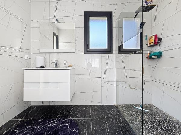 Magnifique Villa de Plain-Pied (2021) – Quartier Prisé "Les Ors"